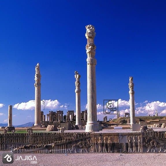 apadana shirazسفر به شسراز