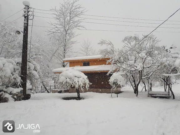 کلبه چوبی زمستانی