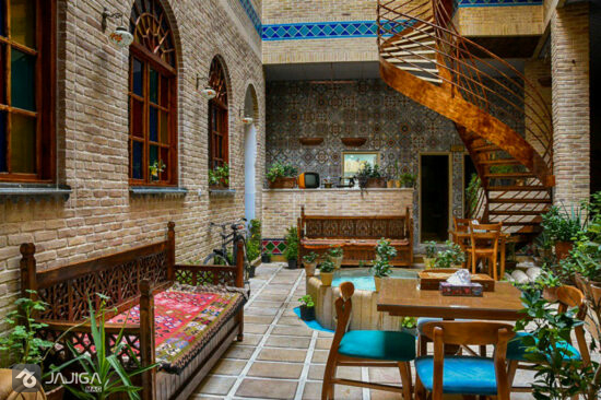 اجاره-اقامتگاه-در-سفر-به-شیراز